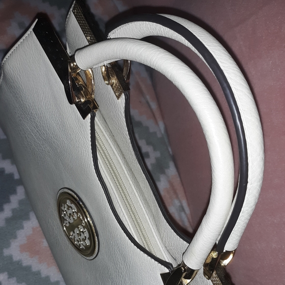 Purse - Picture 2 of 4